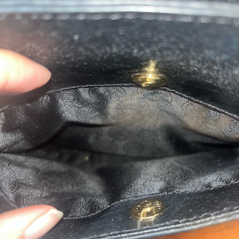 Michael Kors | Jet Set Large Messenger Bag - Black, Gold, Leather - Picture 4 of 7
